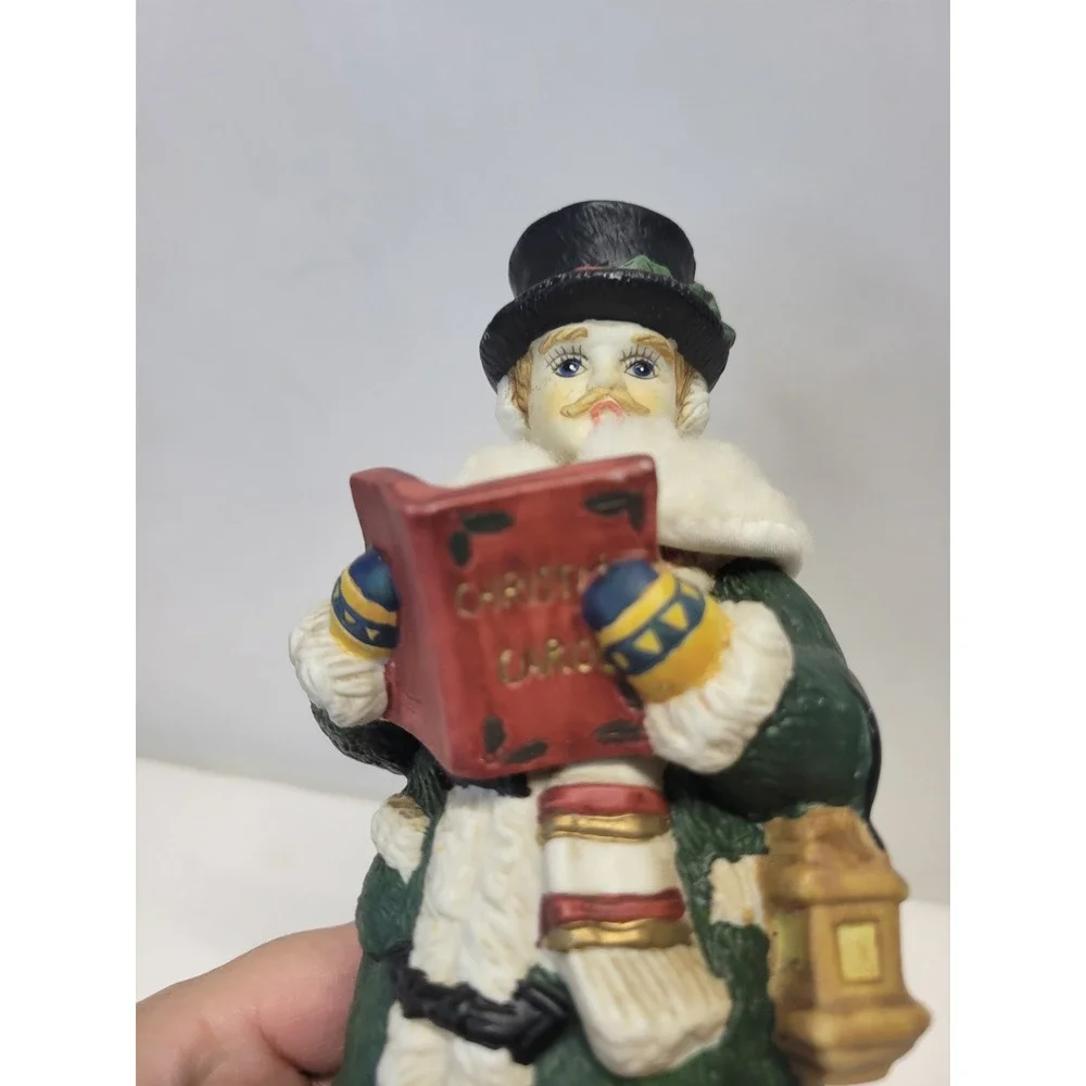 Vtg Christmas Caroler Figurine with Lantern Music‎ Box Plays Joy to the World